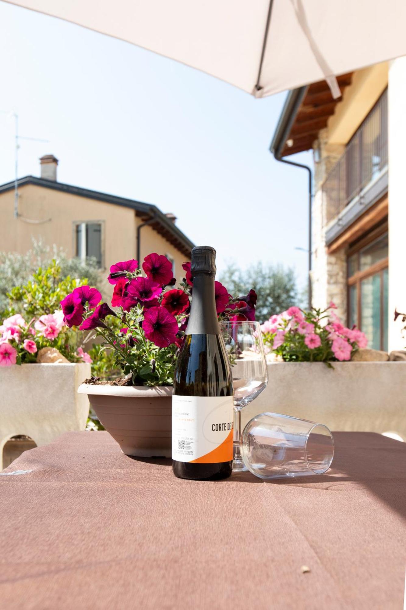 Corte Dei Soavi Suites - Apartments Soave  Exterior foto